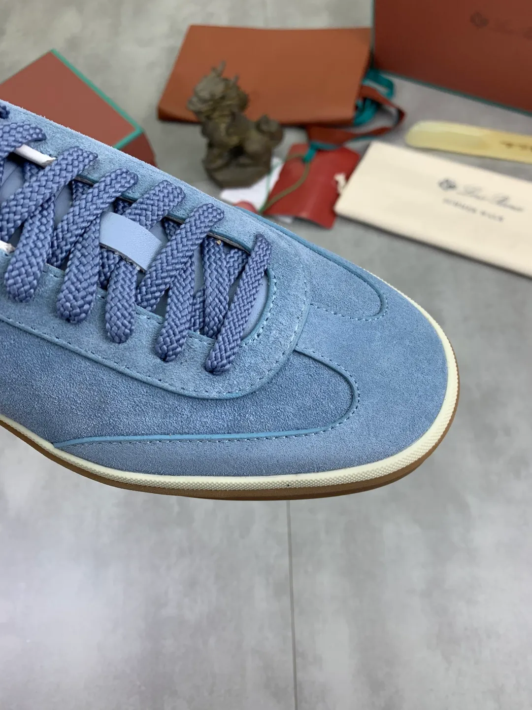 Men's men's shoes 💰P580 New model 💰 The latest casual shoes Loro Piana 💯 Top grade 💯 Buy the original copy 💯 Founded the existing Loro Piana company on April 24, 1924. It is the sixth generation of family operation, providing the best quality products to customers who are discerning about taste and quality. Imported original fly woven fabric with cowhide fabric, plain calfskin lining, hand-stitched thread with cowhide feet, original packaging, high-end outsole, size: 38-45 (customized for 46), 8️⃣ colors available